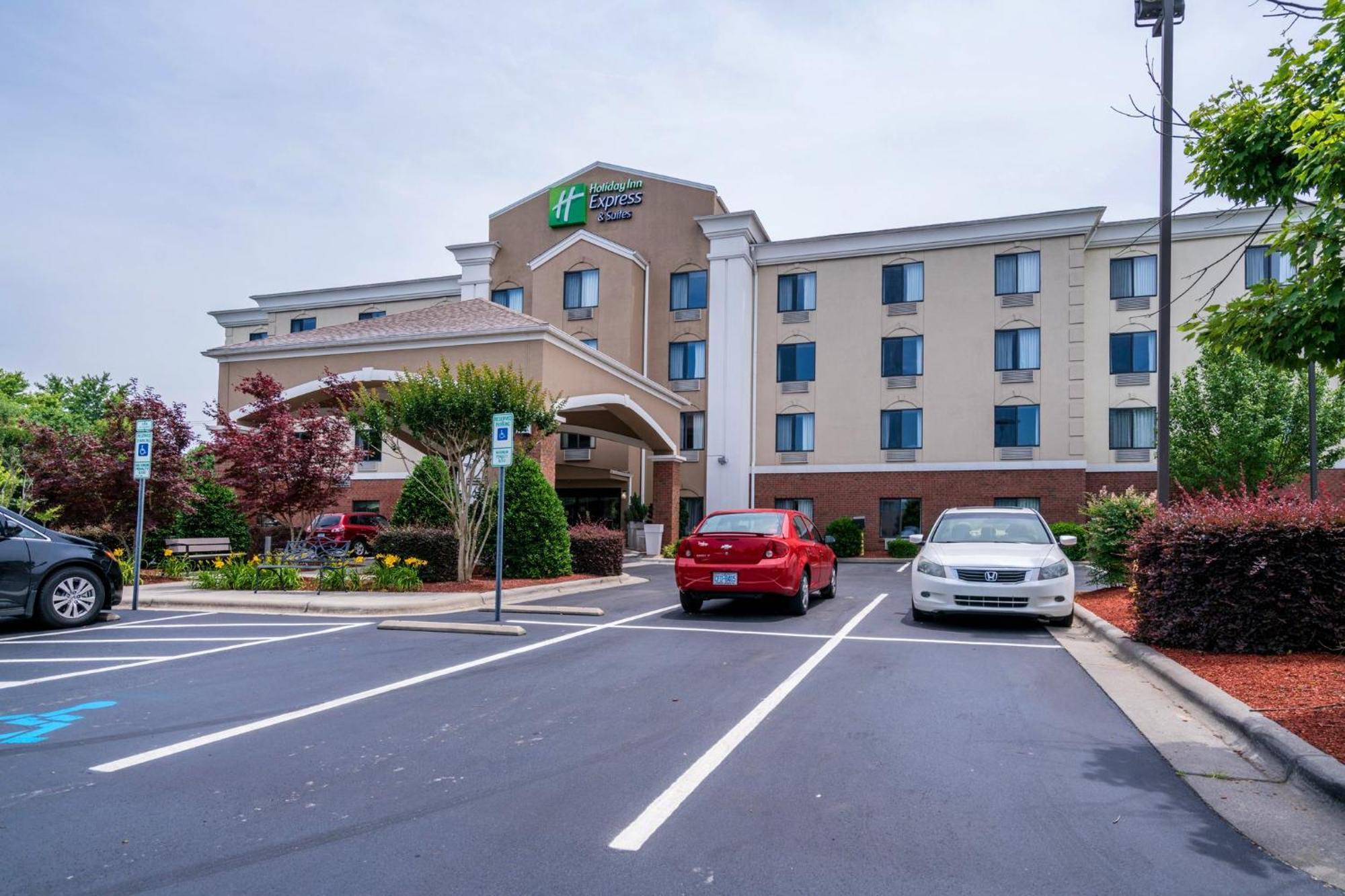 Holiday Inn Express & Suites Roanoke Rapids By Ihg Exterior foto